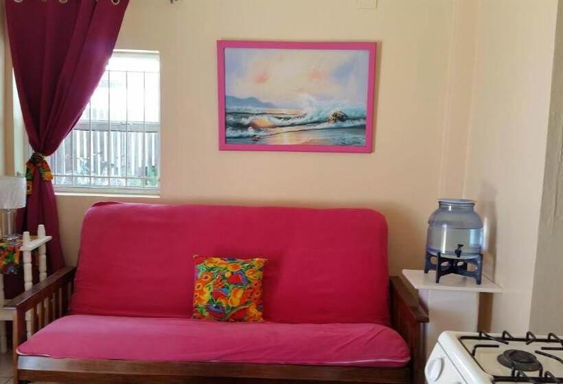 מיטת קינג בסוויטה, Barefoot Beach Belize