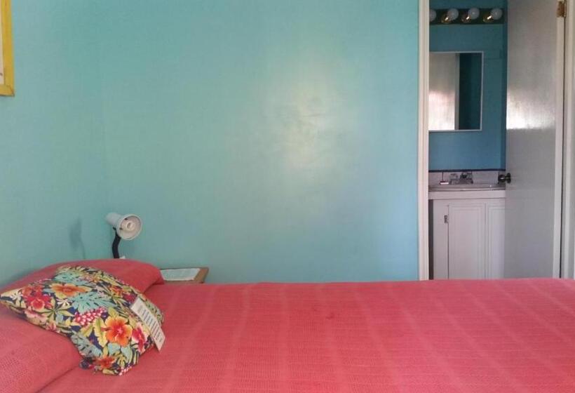 בקתה, Barefoot Beach Belize