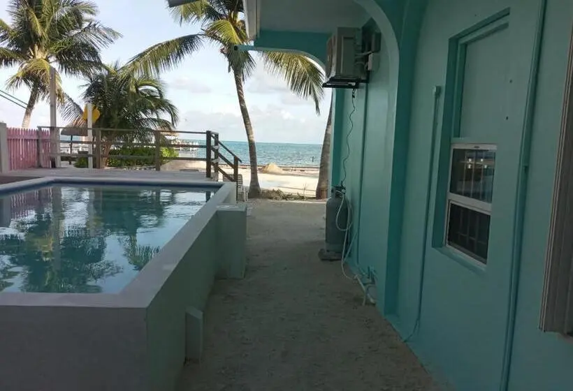 سوییت با چشم‌انداز دریا, Barefoot Beach Belize