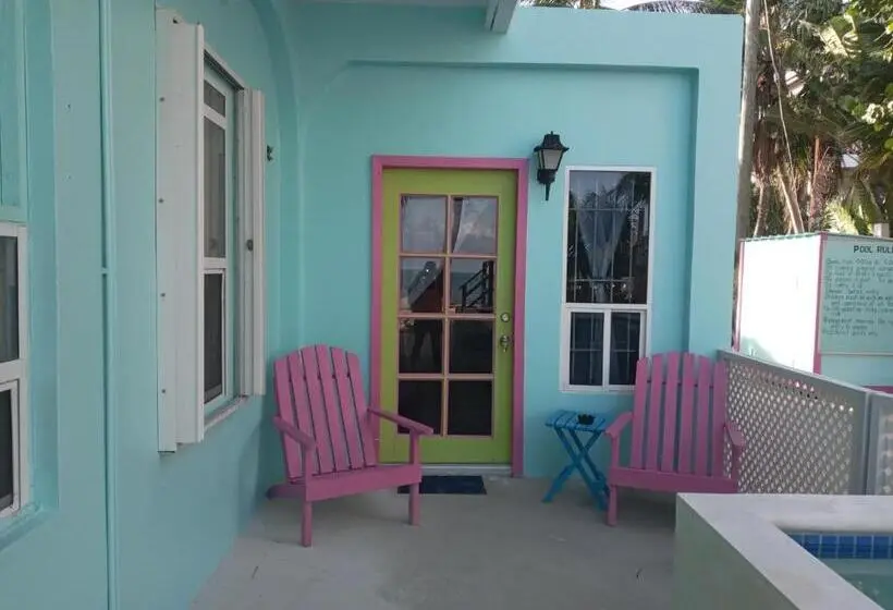 سوییت با چشم‌انداز دریا, Barefoot Beach Belize