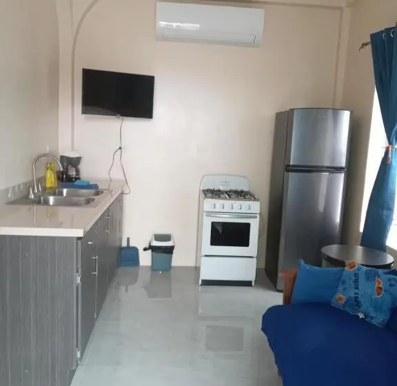 سوییت با چشم‌انداز دریا, Barefoot Beach Belize