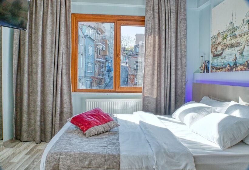 デラックスルーム, Garth Of Balat