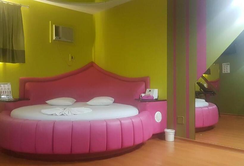 スタンダードスタジオ, L'acqua Motel Express