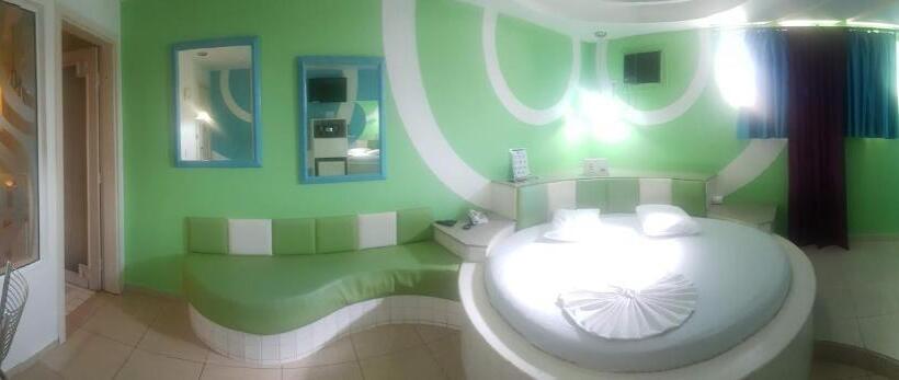 스탠다드 스튜디오, L'acqua Motel Express