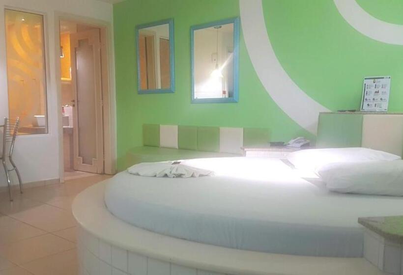 スタンダードスタジオ, L'acqua Motel Express