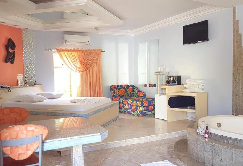 スーペリアスタジオ, L'acqua Motel Express