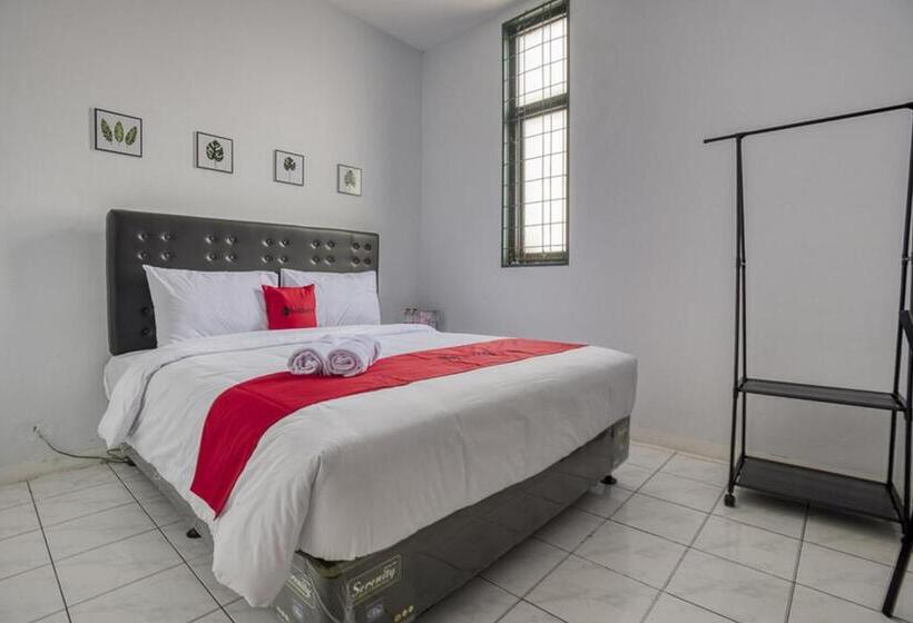 Номер Стандарт, Reddoorz Plus Near Jakarta Kota Station