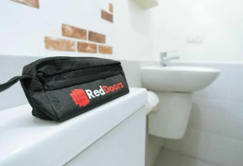 エコノミールーム, Reddoorz Plus Near Jakarta Kota Station