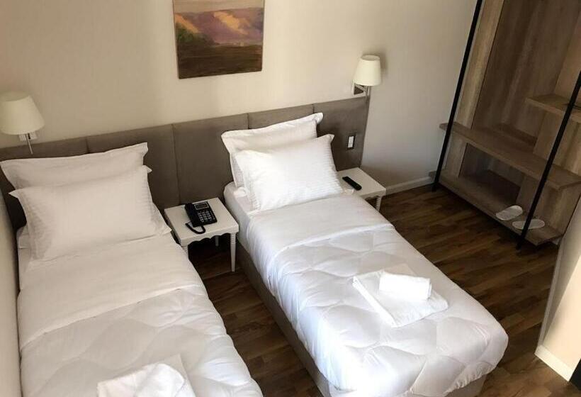 Chambre Standard, Ruby Palace