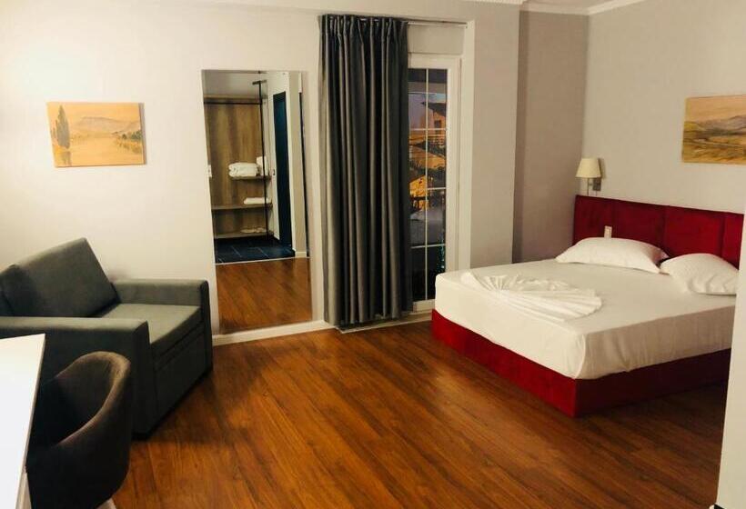 Chambre Deluxe, Ruby Palace