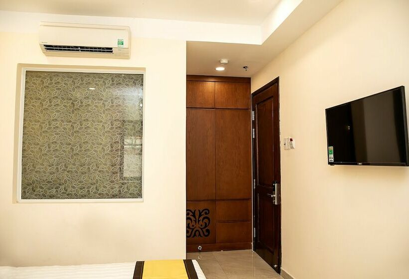 اتاق سوپریور, Tu Phuong