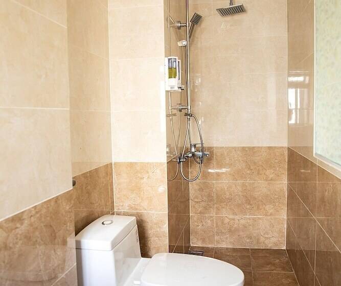 اتاق لوکس, Tu Phuong