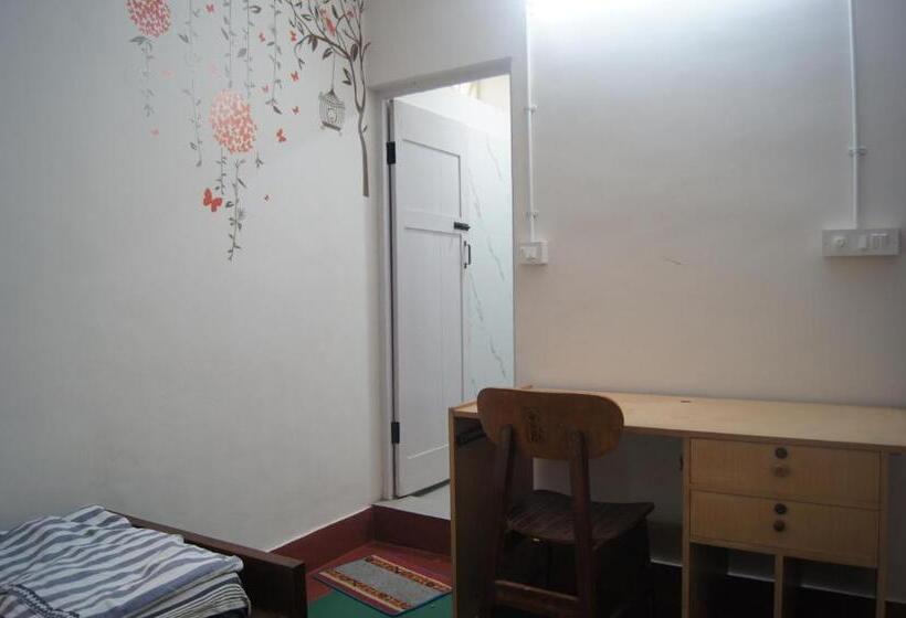 Chambre Standard Individuelle, Cornerbunker