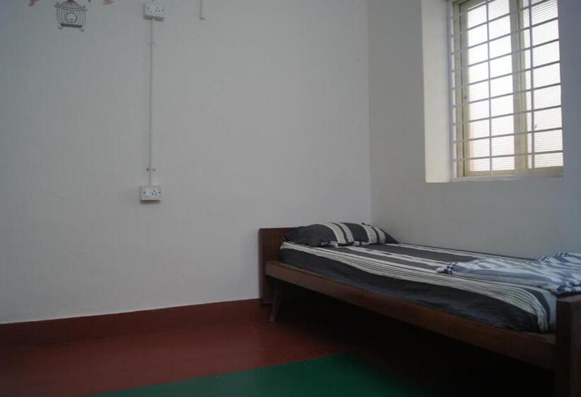 Chambre Standard Individuelle, Cornerbunker