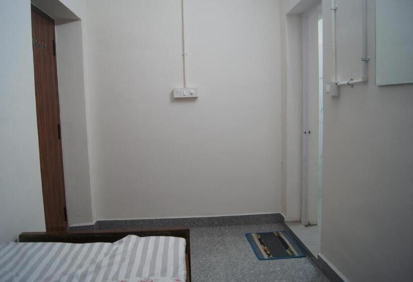 Chambre Standard Individuelle, Cornerbunker