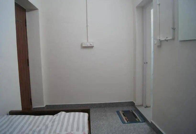 Quarto Estandar Individual, Cornerbunker