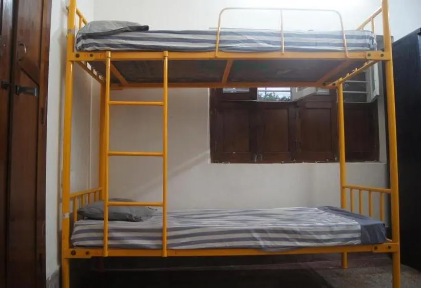 Cama em Quarto Compartilhado, Cornerbunker