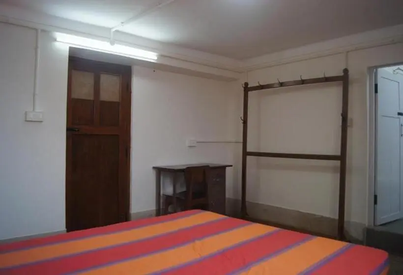 Quarto Estandar com Sacada, Cornerbunker