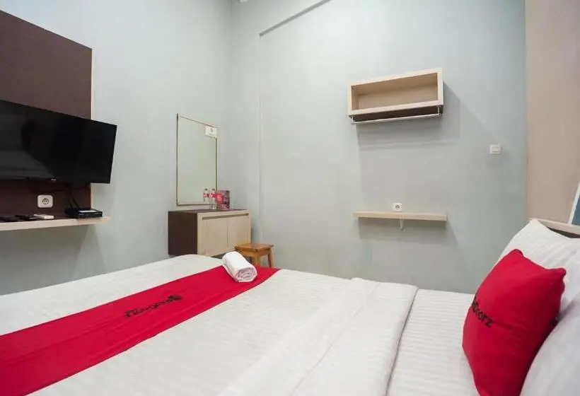 スタンダードルーム, Reddoorz Near Binus Anggrek 2