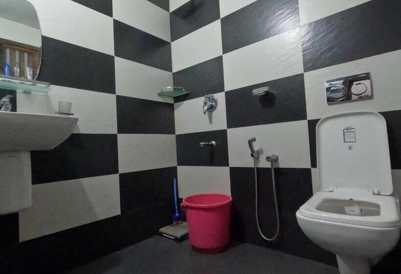 エコノミールーム, Poonthanam Homestay