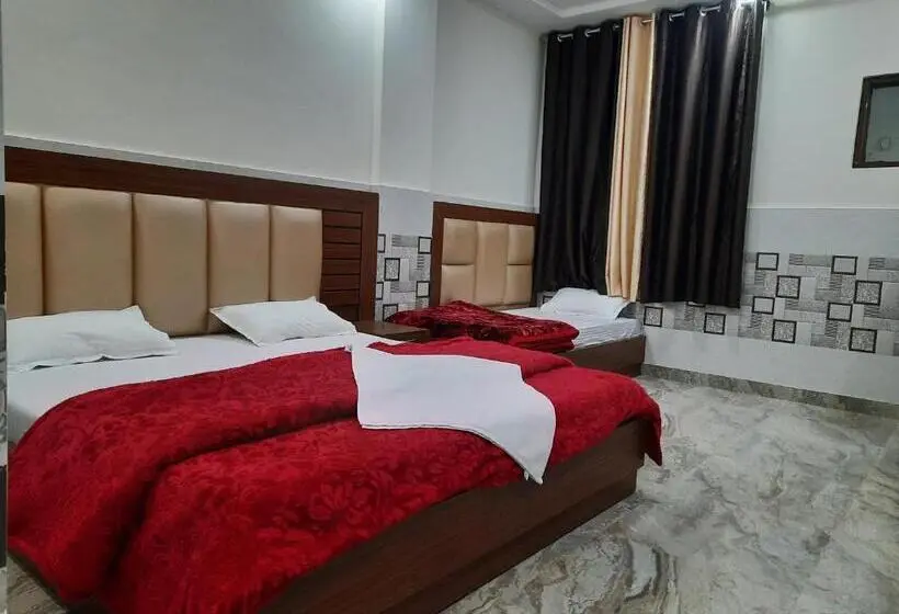 اتاق لوکس سه تخته, Abrol Residency