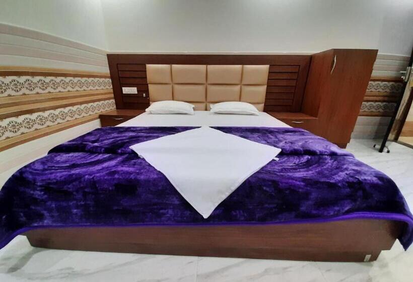 Номер Deluxe, Abrol Residency