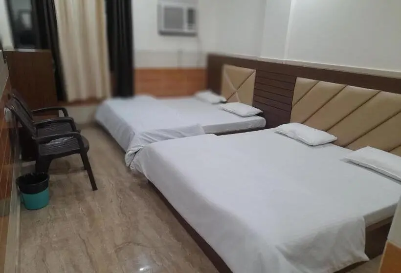 اتاق لوکس چهار تخته, Abrol Residency