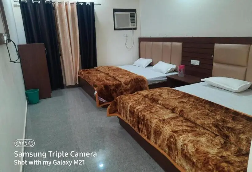 اتاق لوکس چهار تخته, Abrol Residency