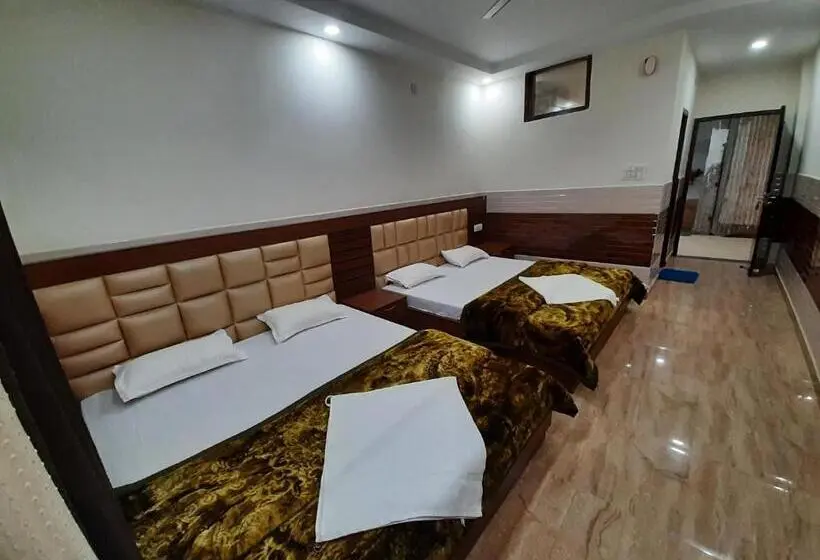 اتاق لوکس چهار تخته, Abrol Residency