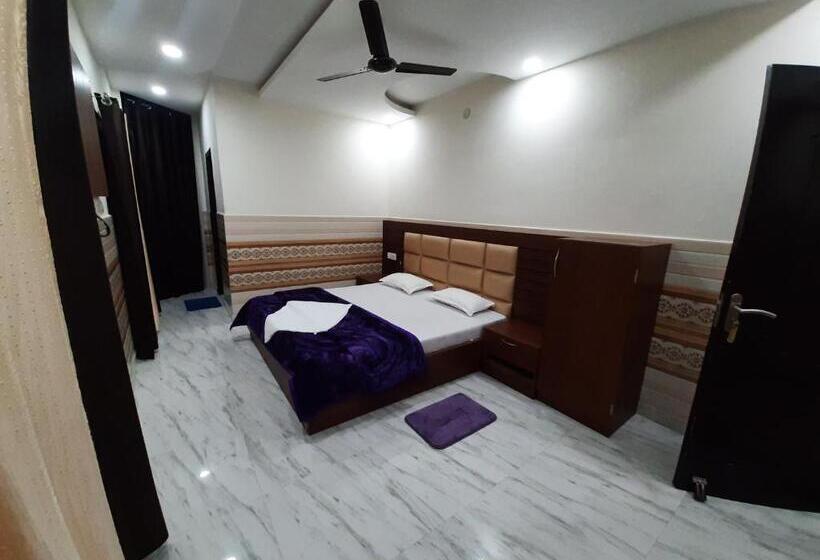 デラックスルーム, Abrol Residency