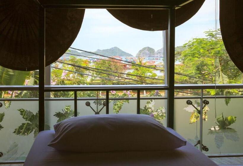 تختخواب در اتاق مشترک, Gieng Ngoc