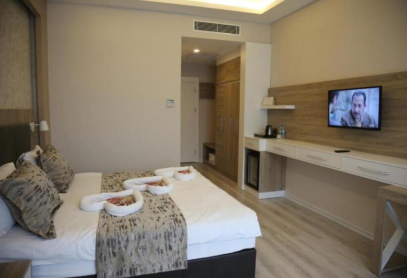 标准单人间, Ema Ozturk Thermal