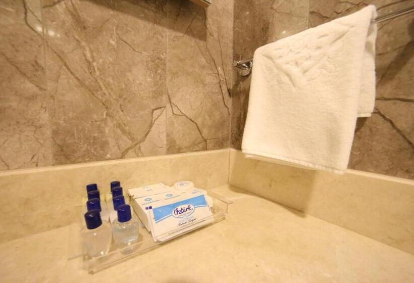 四人标准间, Ema Ozturk Thermal