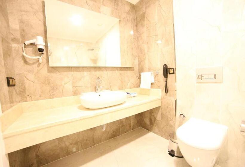 四人标准间, Ema Ozturk Thermal