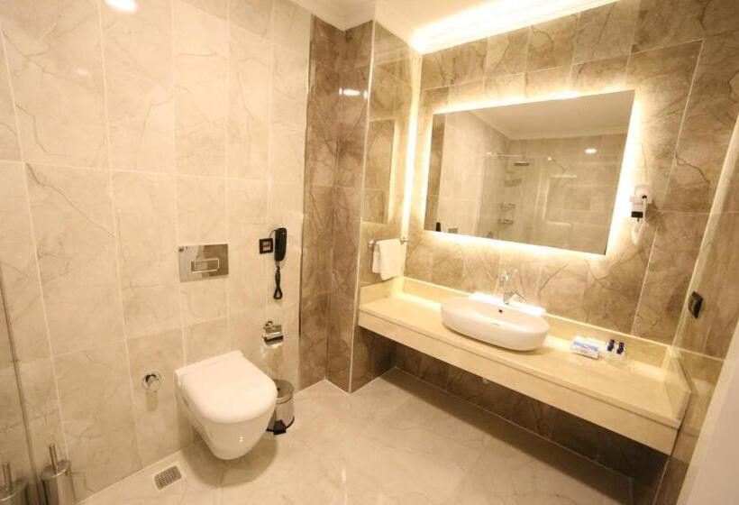 四人标准间, Ema Ozturk Thermal