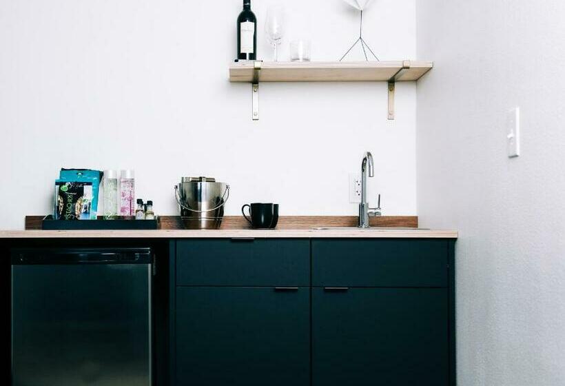 إستوديو قياسى, Leo