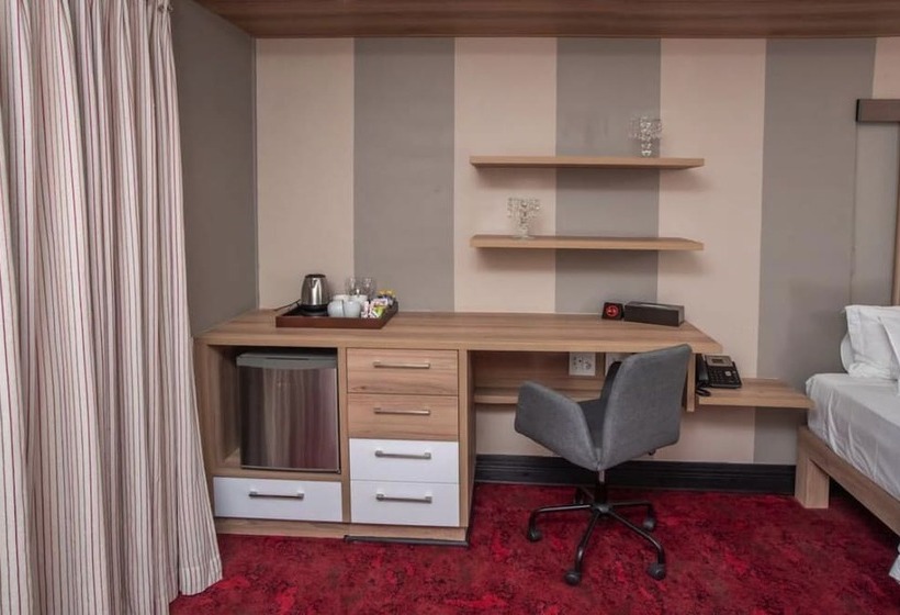 Номер Deluxe, Loch Logan