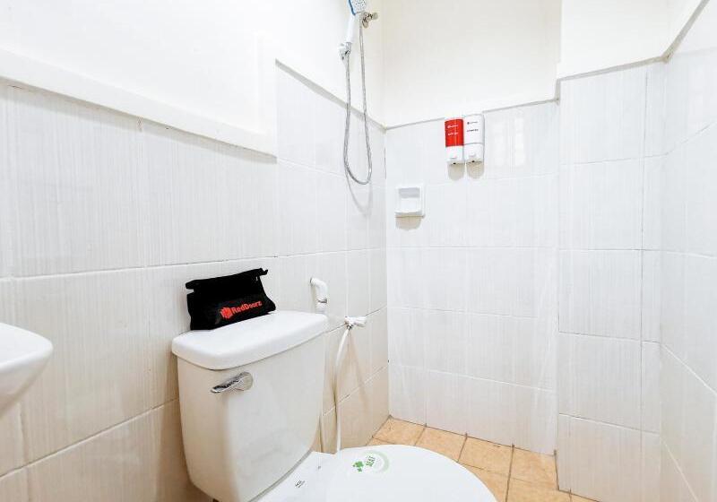 Номер Стандарт, Reddoorz Plus Near Ateneo De Davao