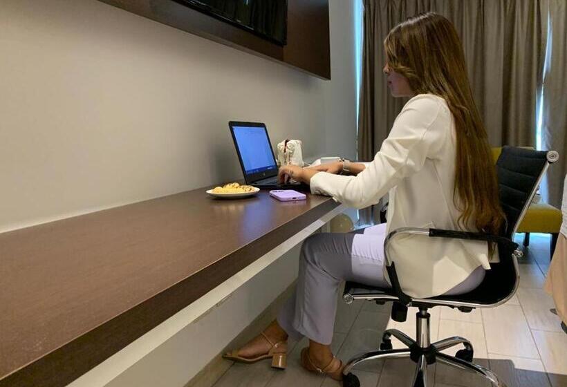 اتاق استاندارد یک نفره, Delfines Collection Hotel By Mercure