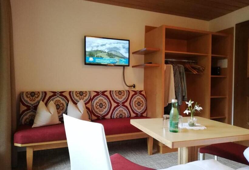 Quarto standart com varanda, Garni Erler
