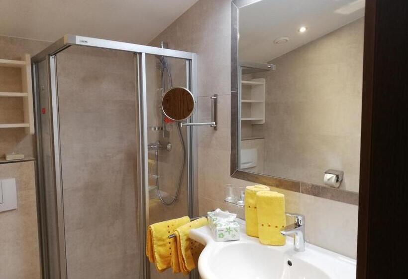 Junior Suite com Balcao, Garni Erler
