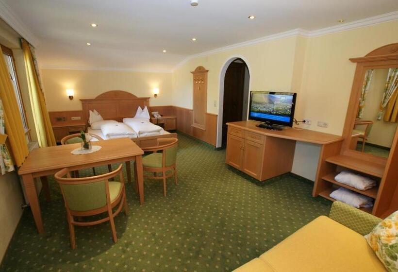 سوییت جونیور با بالکن, Garni Erler