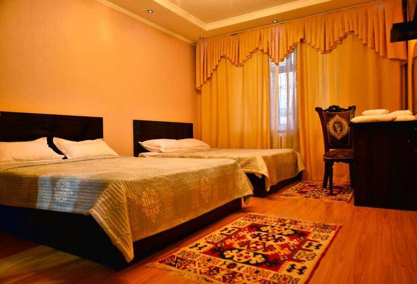 اتاق لوکس, Astoria B&b
