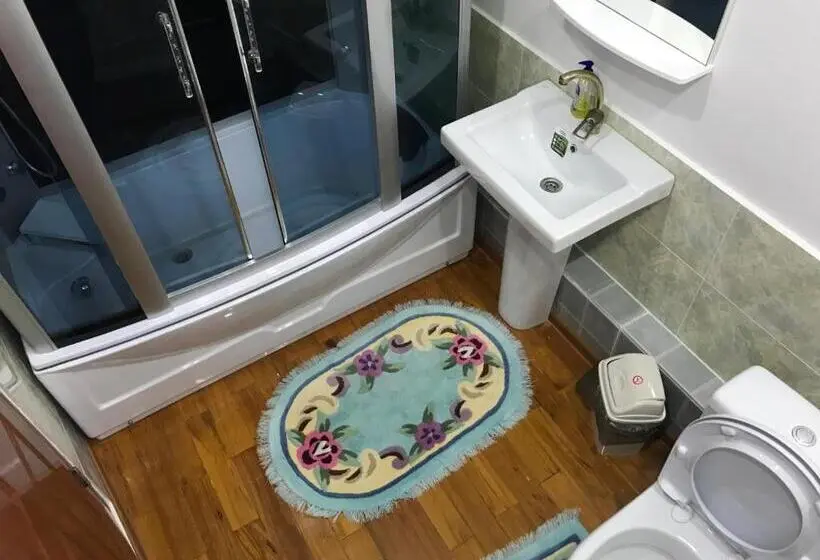 Economy Triple Room, Astoria B&b