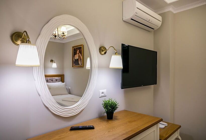 اتاق لوکس, Legacy Boutique