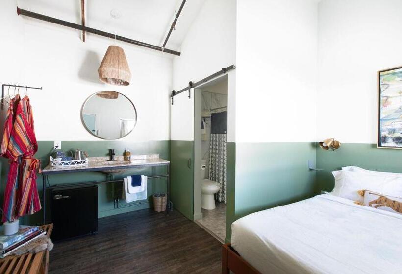 غرفة قياسية فردية, Mellow Moon Lodge