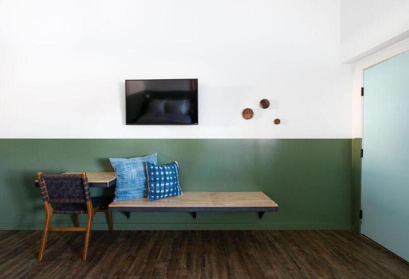 غرفة قياسية سرير كينج, Mellow Moon Lodge