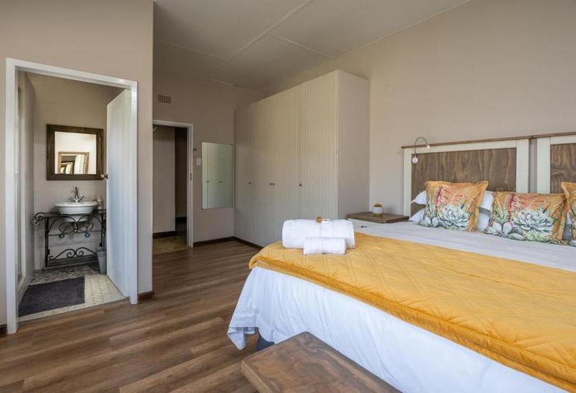 חדר סטנדרט לשלושה, Opstal Gastehuis