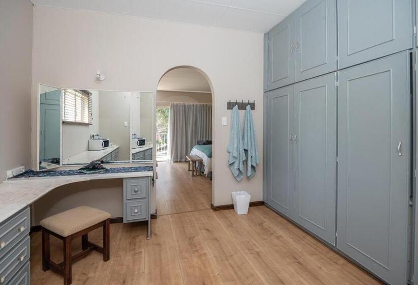 חדר סטנדרט לשלושה, Opstal Gastehuis