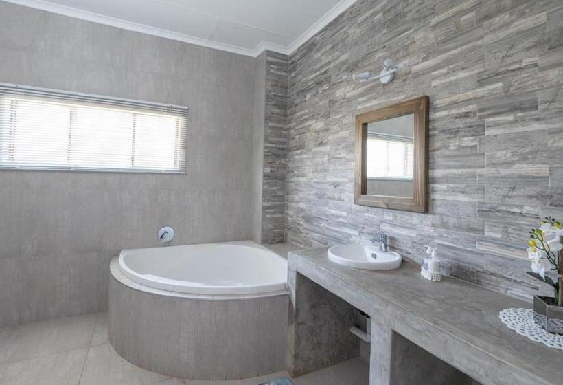 חדר סטנדרט לשלושה, Opstal Gastehuis